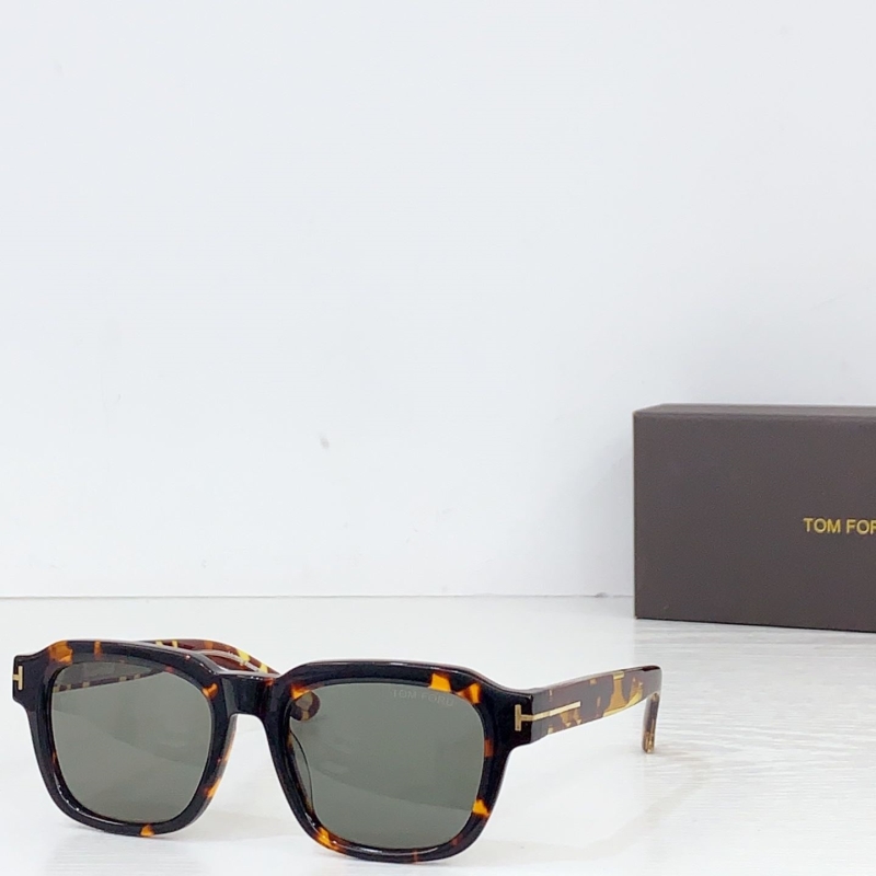 TOM FORD